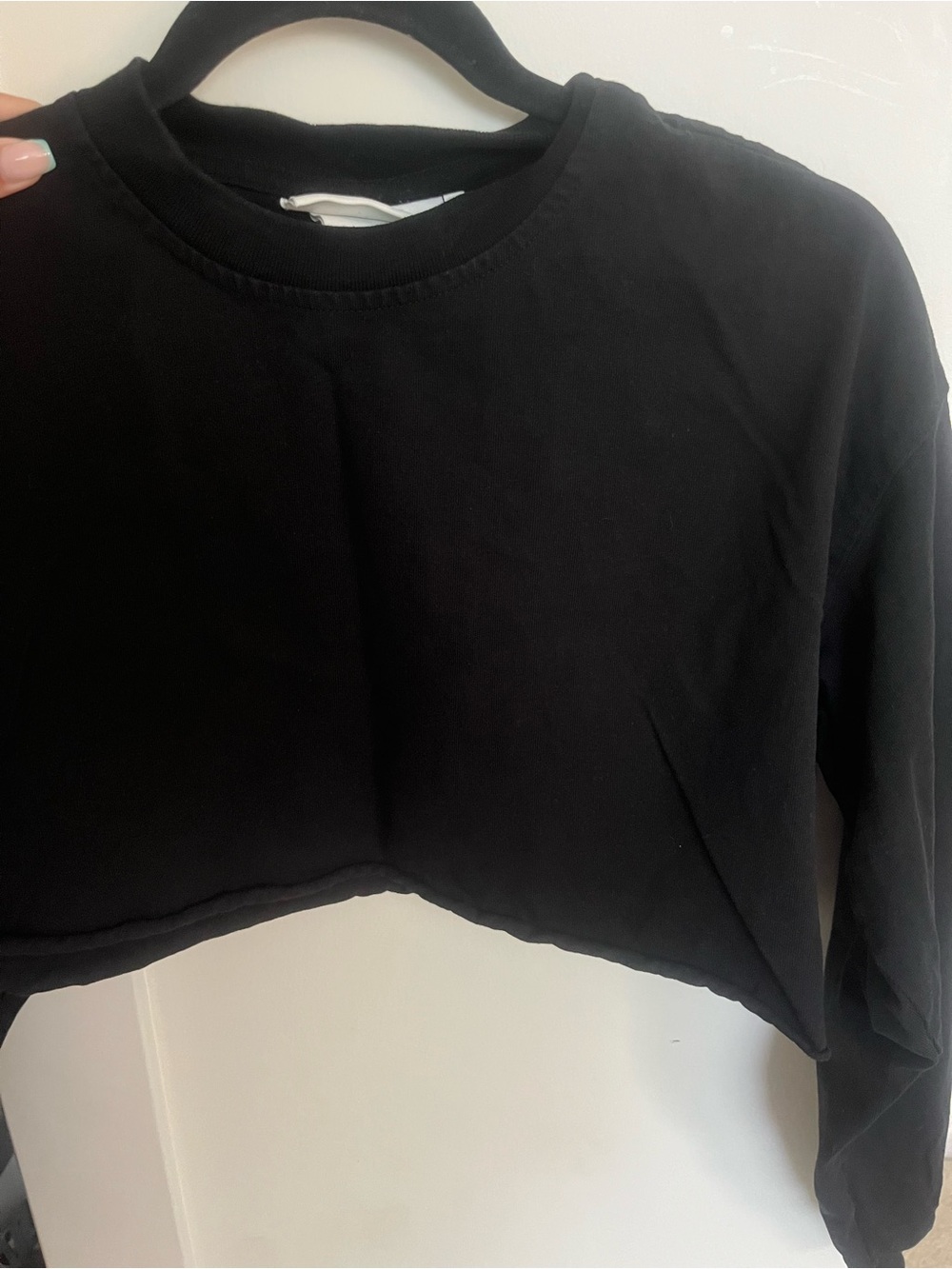 Cropped Black Crewneck Sweatshirt